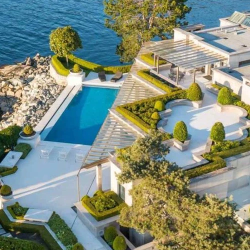 Buy Waterfront Mansion in Vancouver in Drake's fortune game for $20,400,000